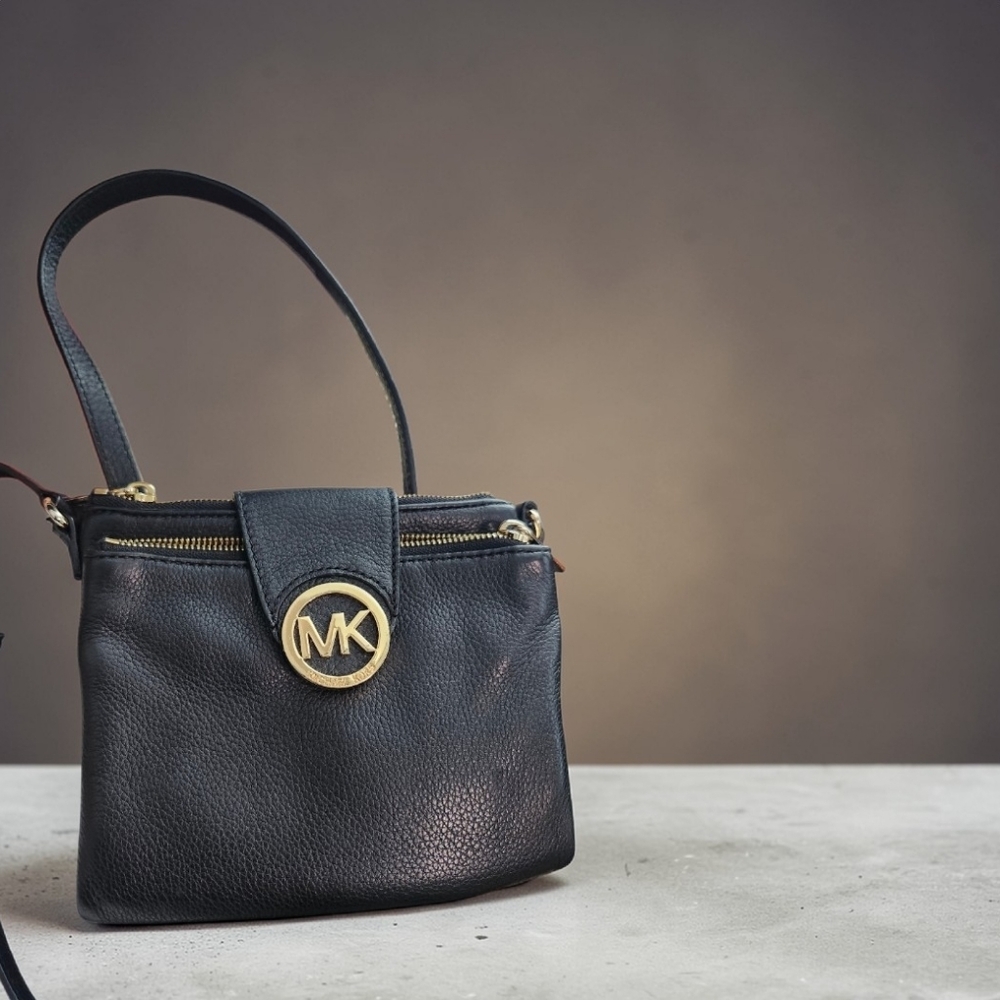 Michael Kors Leather Fulton Crossbody Bag With Gold MK Logo EUC - Picture 9 of 12